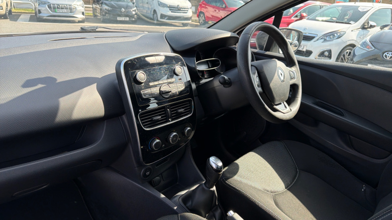 Renault Clio 1.2 16V Play 5dr Petrol Hatchback